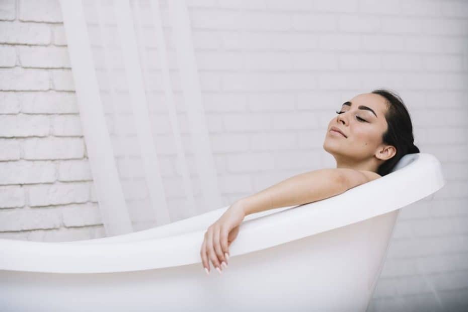 Can you take a bath while pregnant?