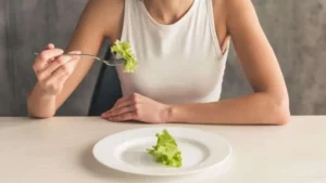 Symptoms of not eating enough while pregnant